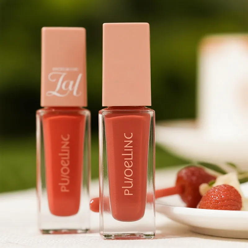 Pakiranje sijaja za ustnice po meri